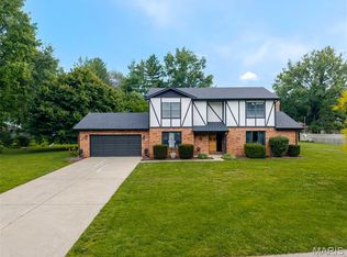 425 Weatherstone Dr, Belleville, IL 62221