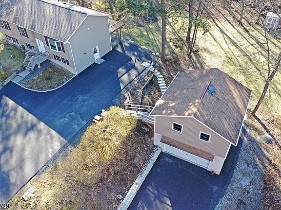 3rd image of 13 New Myrtle Dr