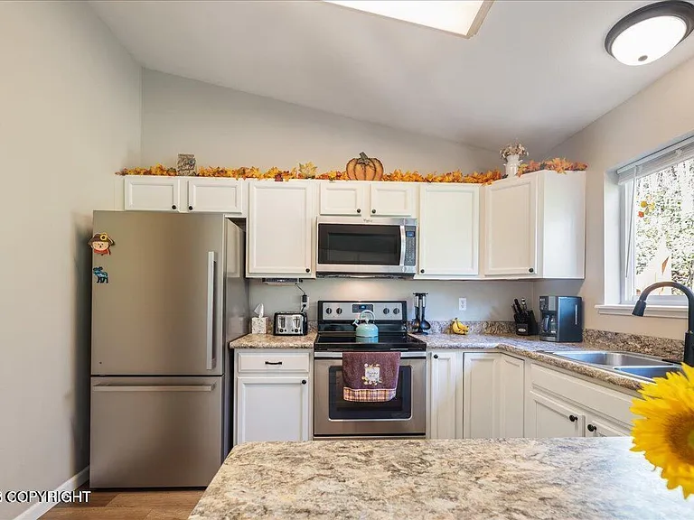 19015 Danny Dr — Photo 11