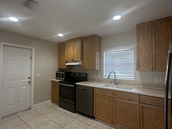 5th image of 1660 Javier St SE APT A