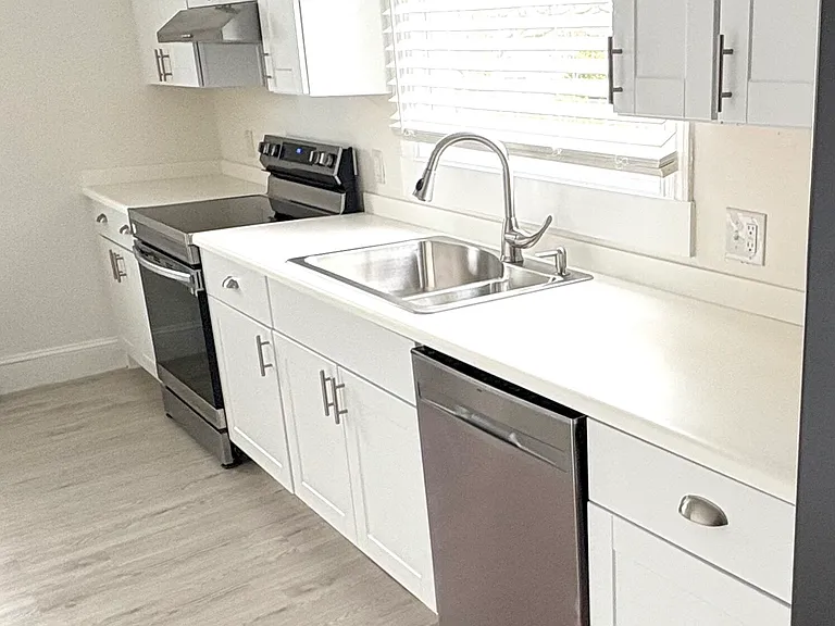 11 Russell Ave #2 — Photo 9
