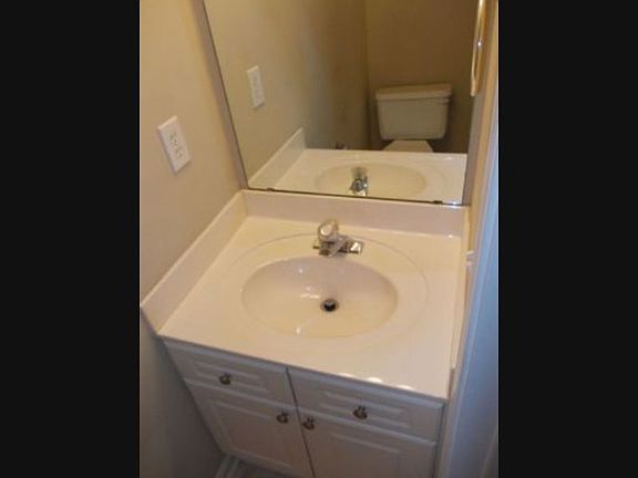 3rd image of 717 Mountainwater Dr