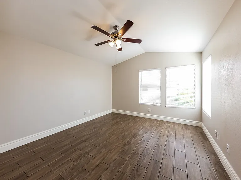 3424 E Rockwood Dr — Photo 10