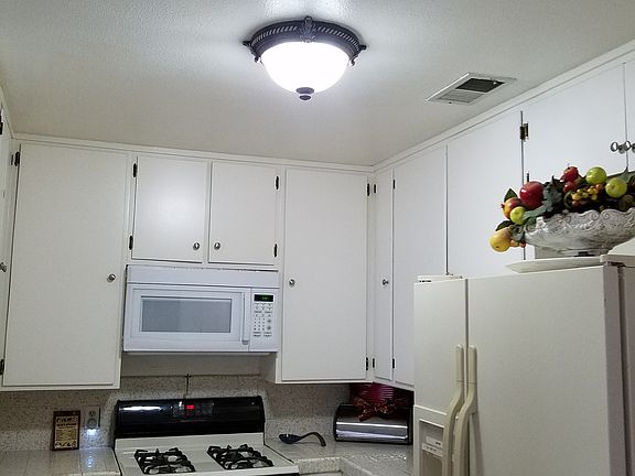 5th image of 722 Danecroft Ave