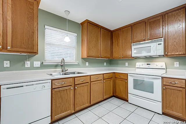 7707 Wexford Holw — Photo 10
