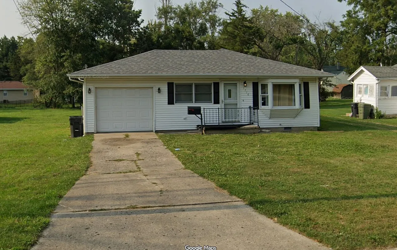 1716 W Ravina Park Rd — Photo 1