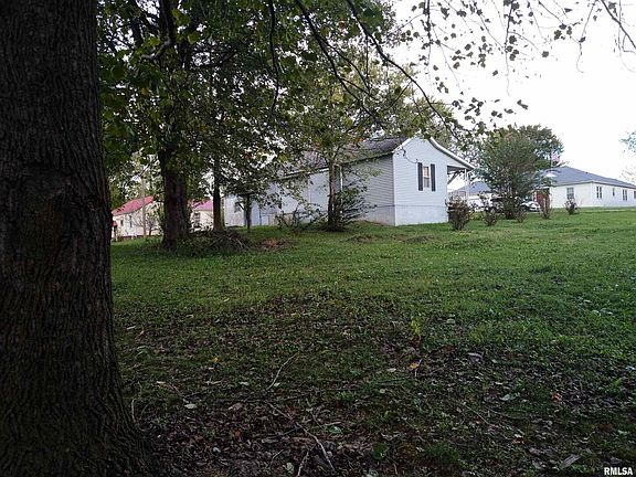 3rd image of 825 3rd St