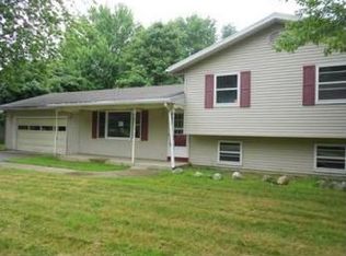 18075 Vista View Dr, Goshen, IN 46526