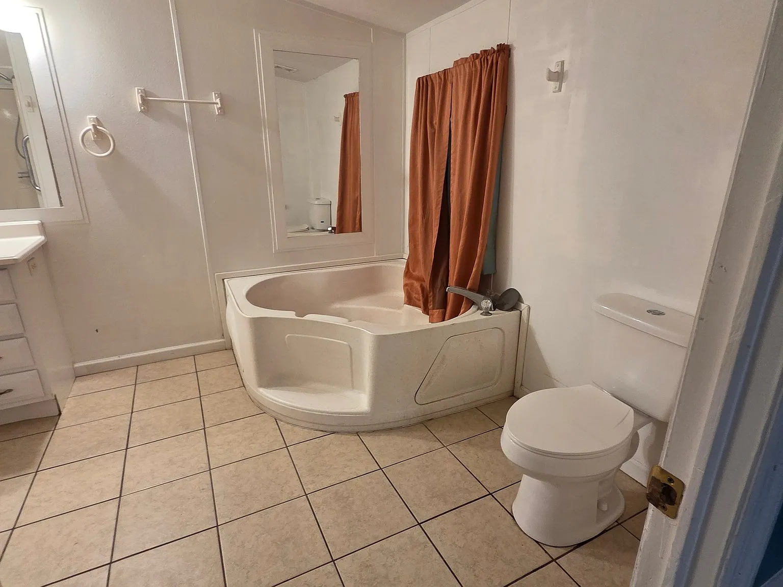 Room with private bathroom for rent — Photo 3