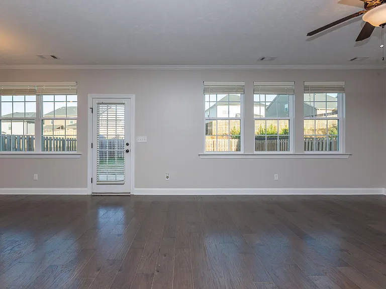 5105 Heathbrook Dr — Photo 6