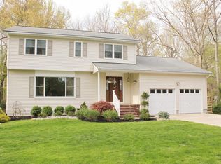 5 Arrowwood Dr, Hamilton, NJ 08690