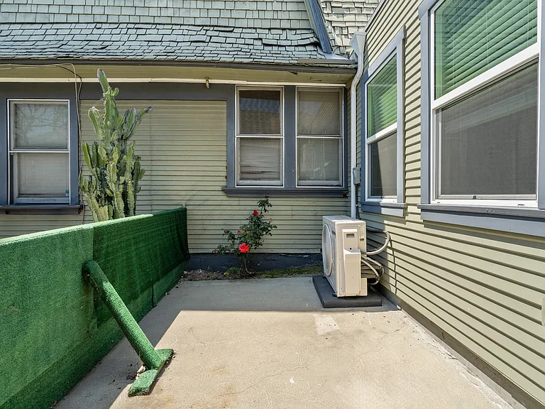 602 Douglas St #602 — Photo 25