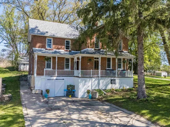 2703 Thinnes St, Cross Plains, WI 53528