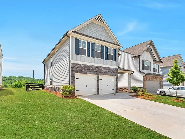118 Briarwood Dr E — Photo 2