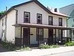 214 E 4th St photo 1