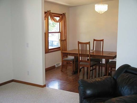 Living room/dining room