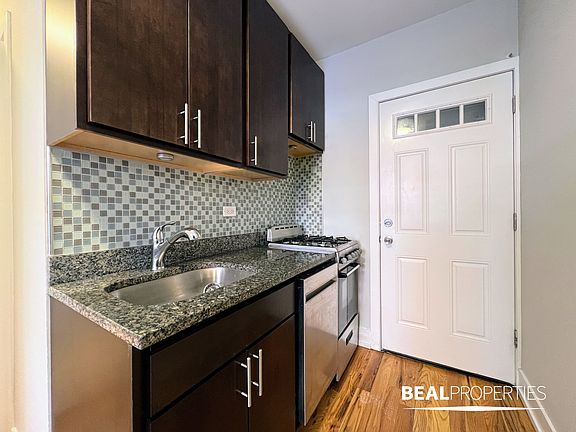 3rd image of 2900 N Mildred Ave #5e725e4be