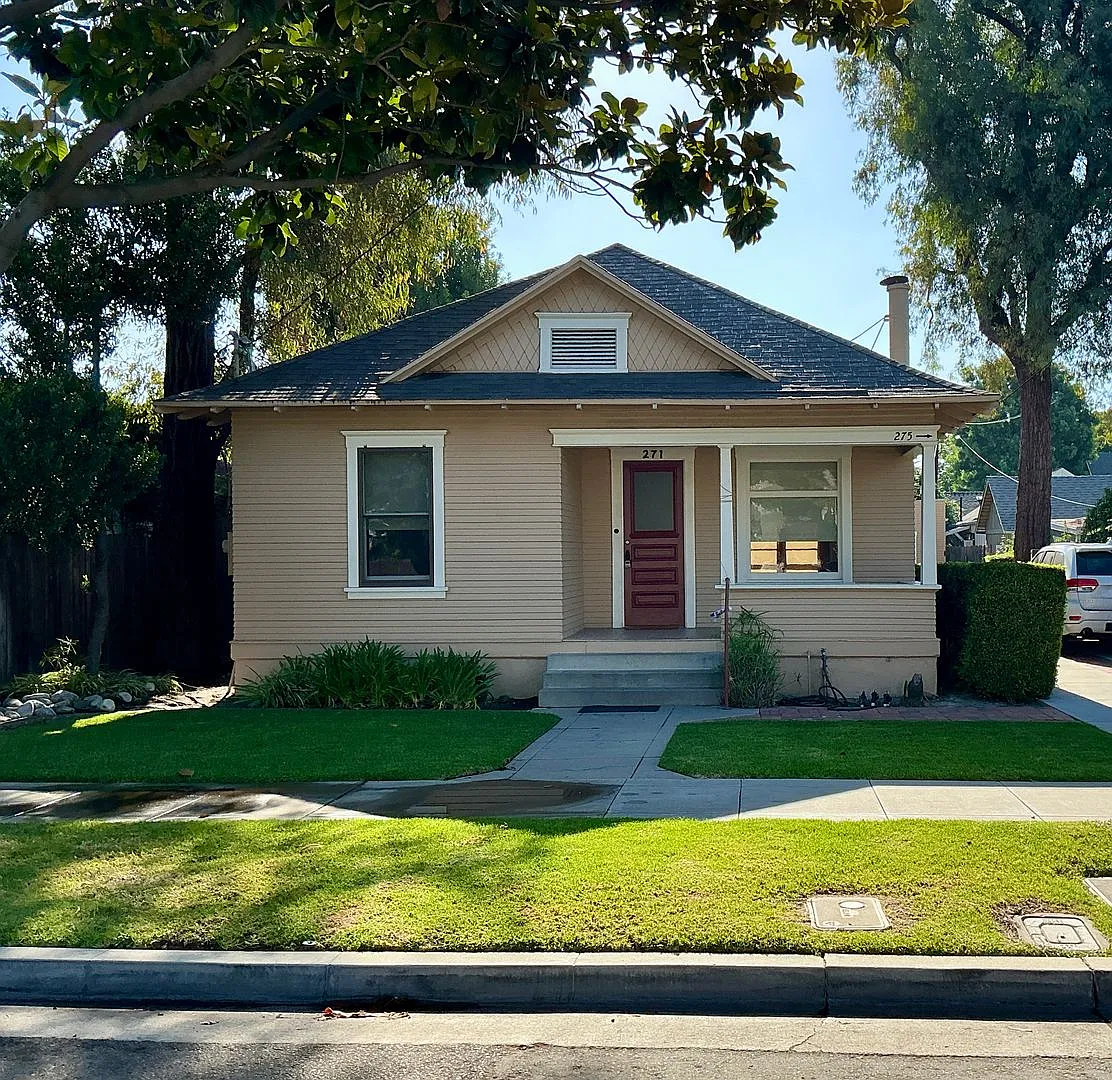 Grand (271) South — Photo 1
