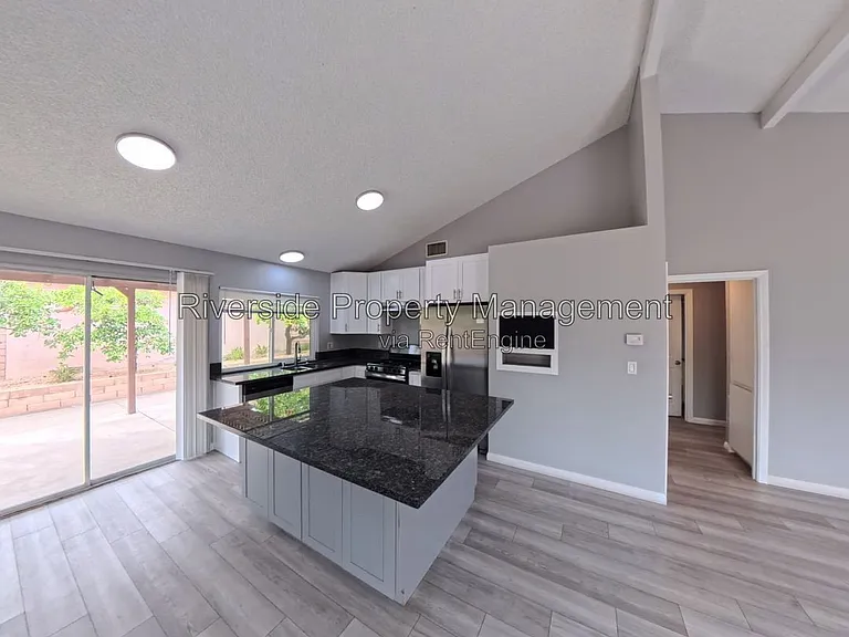5025 Pearblossom Dr — Photo 6