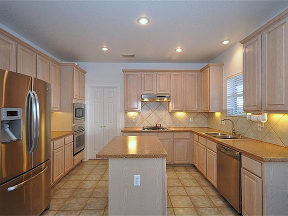 3rd image of 6315 Bryce Canyon Dr