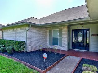 313 Valley Brook Dr, La Porte, TX 77571