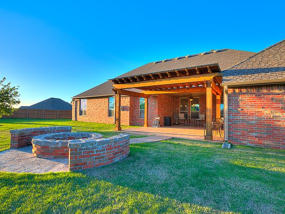 5th image of 14801 Trumball Cir