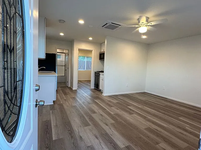 Egan Street Triplex — Photo 2