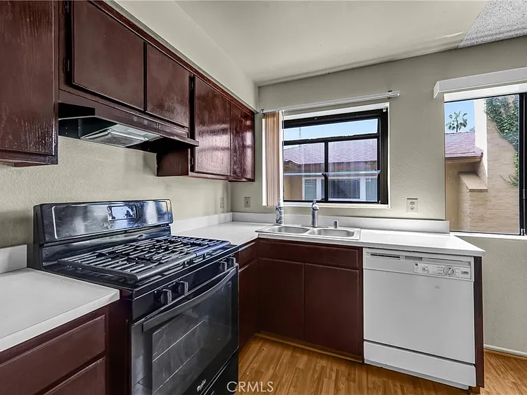 1836 N Allen Ave — Photo 15