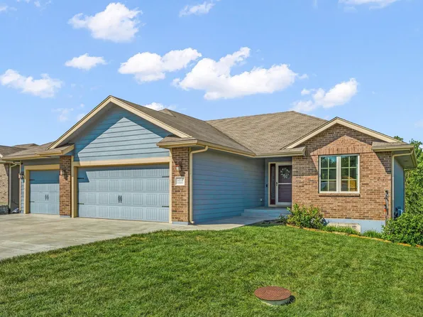 5319 SW Westport Dr, Topeka, KS 66610