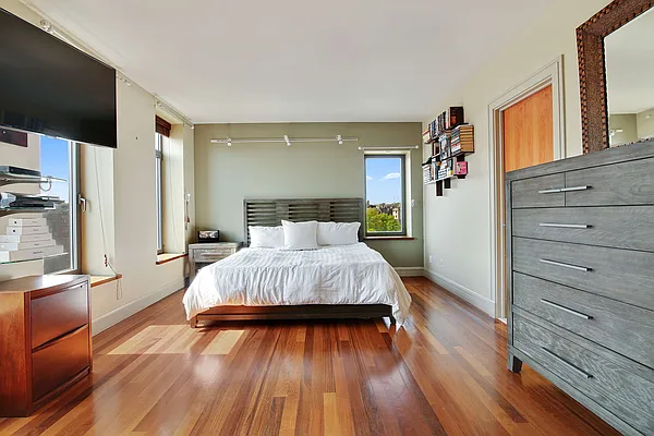 Sold by Compass | media 9