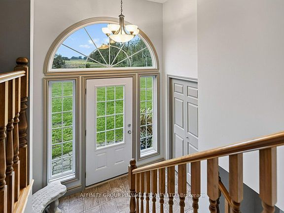 3rd image of 838 Traceys Hill Rd