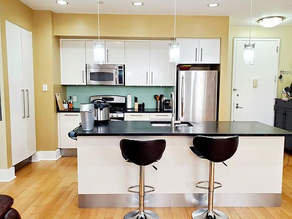 2nd image of 4 Beacon Way APT 1204