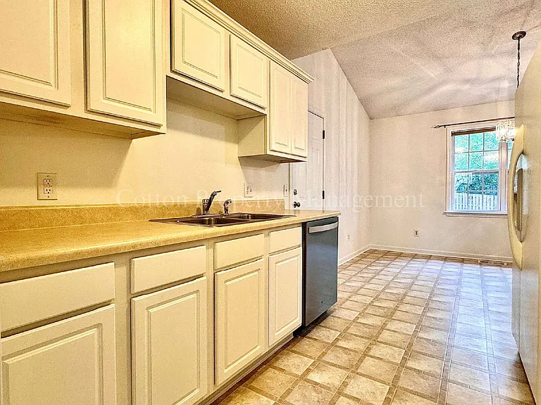 7408 Bluestone Ct — Photo 10