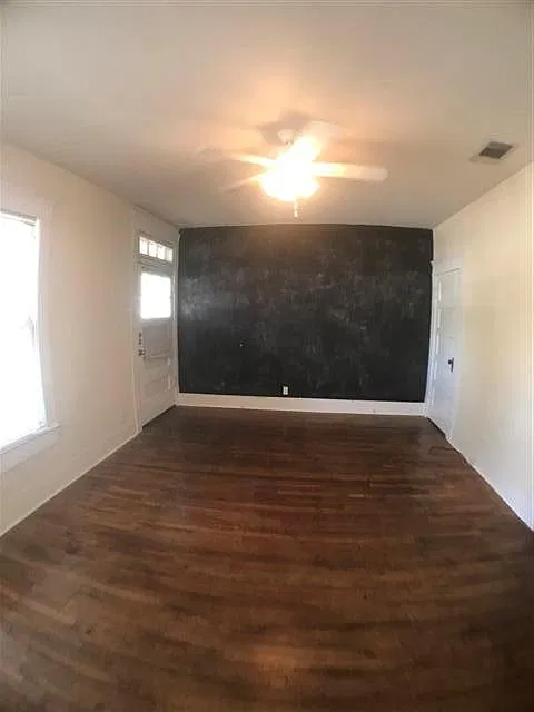3 bed, 2.0 bath, 924 sqft, $2,600 — Photo 3