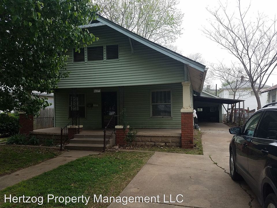 1st image of 205 S Elm St