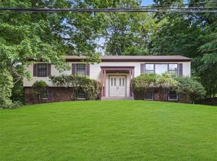 34 Claremont Ln, Suffern, NY 10901