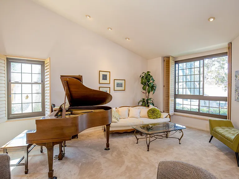 3258 Lower Ridge Rd — Photo 6