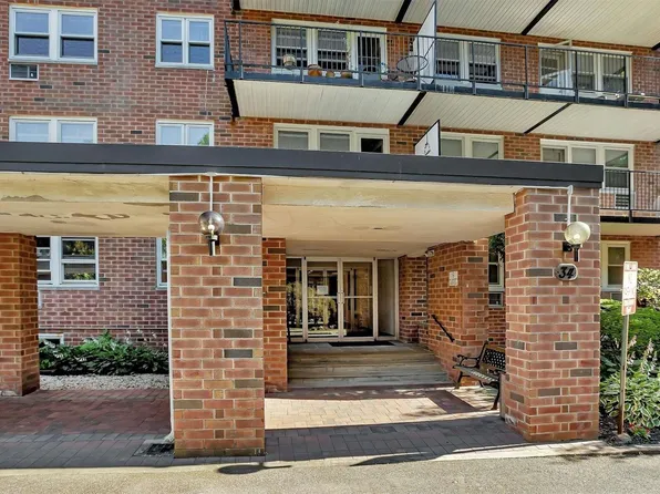 34 Pearsall Avenue #2E, Glen Cove, NY 11542