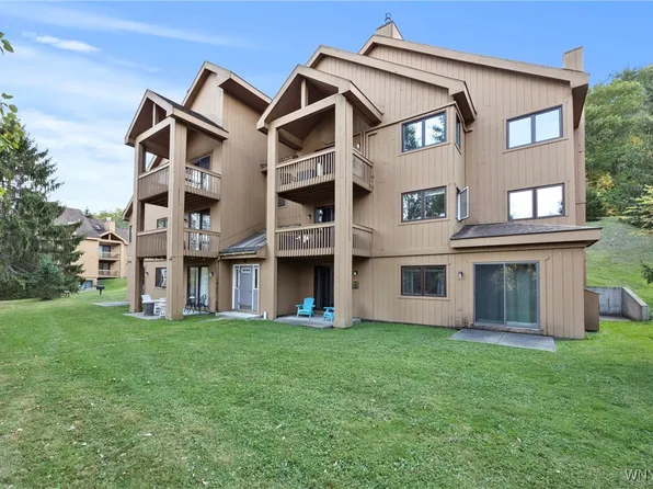 302 Snowpine Vlg #302, Ellicottville, NY 14731