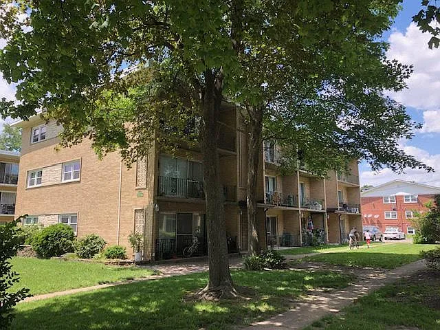 7318 Oakwood Ave #8 — Photo 2