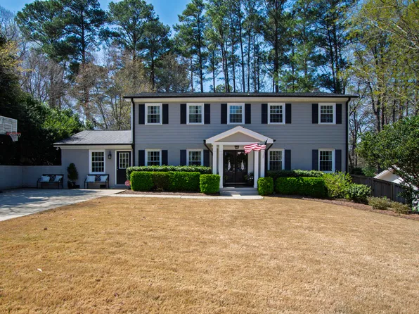 4505 Keswick Dr, Raleigh, NC 27609