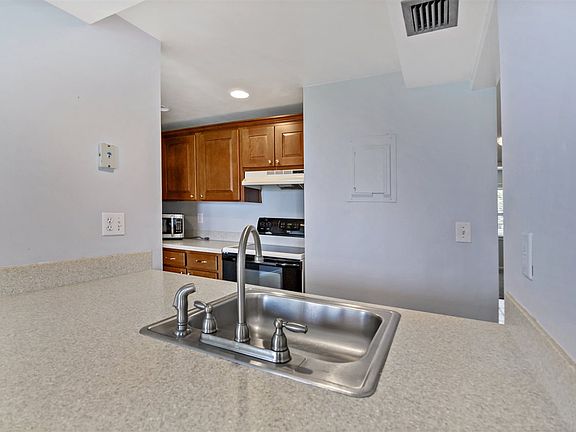 5th image of 13 Cartagena Ct