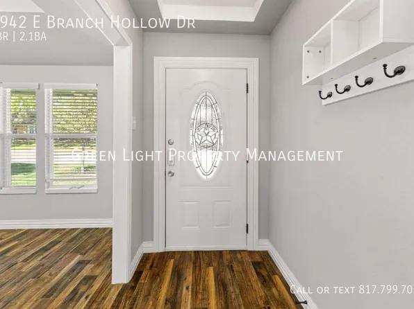 1942 E Branch Hollow Dr, Carrollton, TX 75007