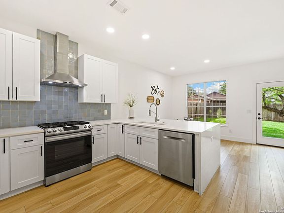 2nd image of 2411 BRIGHTON OAKS