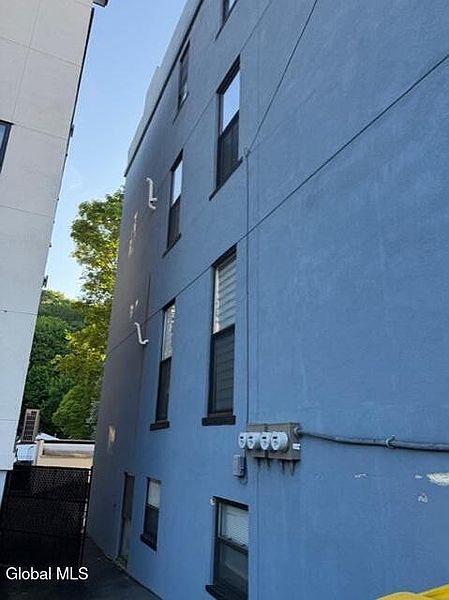 3rd image of 5 Cypress Street