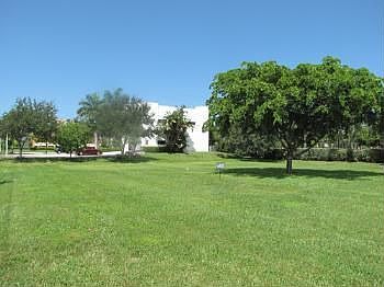 3rd image of 1010 Winterberry Dr