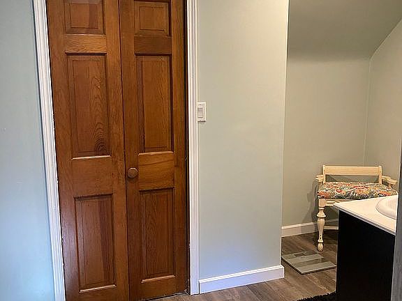 Master bath - linen closet