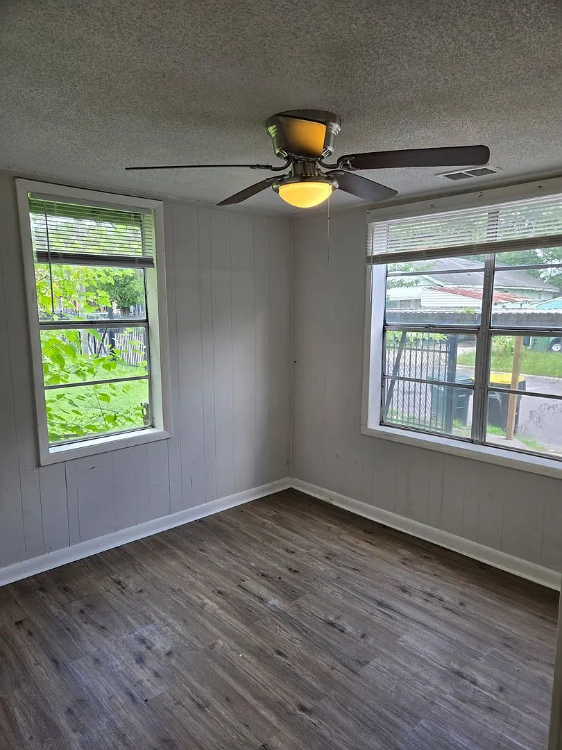 Charming 3 bed/1 bath home in West Savannah! — Photo 4