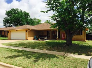 1002 Claremont St, Weatherford, OK 73096