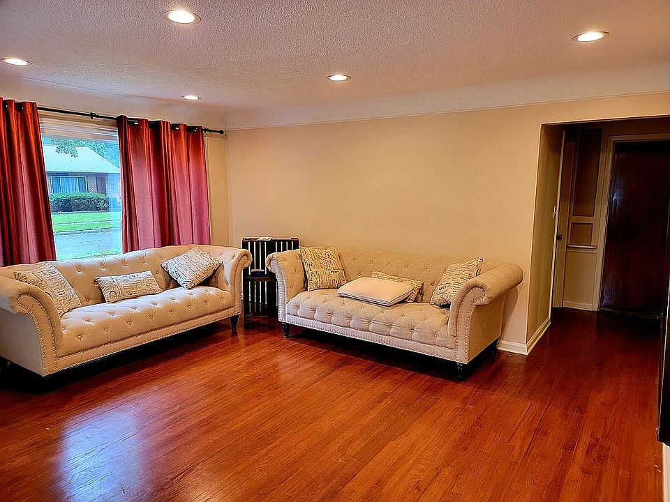 1st image of 23851 Oneida St